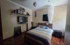5 Bed Townhouse with En Suite at Lavington - 17