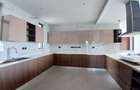 3 Bed Apartment with En Suite at Riverside Drive - 9