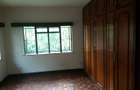 5 Bed House with En Suite in Lavington - 15