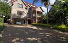 5 Bed Townhouse with En Suite in Lavington - 2