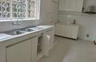 5 Bed House with En Suite in Lavington - 16