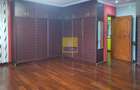 6 Bed House with Garden in Kenyatta Road - 10