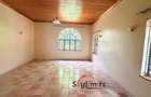 4 Bed House with En Suite in Hill View - 7