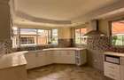 5 Bed Townhouse with En Suite at Lavington Green - 4