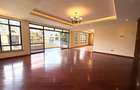 5 Bed Townhouse with En Suite in Lavington - 10