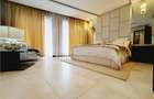 3 Bed Apartment with Swimming Pool in Riverside - 5