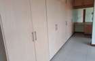 4 Bed Apartment with En Suite at Facing Statehouse - 12