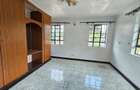 5 Bed House with En Suite in Nyari - 4