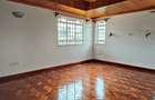 5 Bed House with En Suite in Nyari - 16
