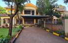 4 Bed Townhouse with En Suite at Lavington Road Garden - 3