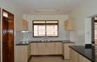 4 Bed Apartment with En Suite in Parklands - 18
