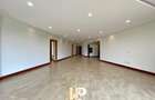 4 Bed Apartment with En Suite in Parklands - 7