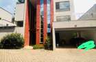 5 Bed Villa with En Suite in Lavington - 1