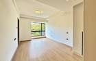 3 Bed Apartment with En Suite in Riverside - 4