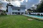 5 Bed House with En Suite in Runda - 2