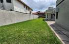 1 Bed House with En Suite in Lavington - 11