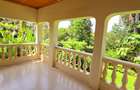 5 Bed House with En Suite at Mimosa Drive - 20