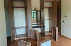 5 Bed Townhouse with En Suite at Lavington - 20