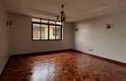 4 Bed Apartment with En Suite at Riverside Drive - 15