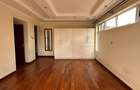 5 Bed Townhouse with En Suite at Lavington - 7