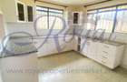 4 Bed Townhouse with En Suite in Mountain View - 3