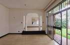5 Bed Townhouse with En Suite in Riverside - 2
