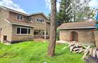 5 Bed Townhouse with En Suite at Lavington - 4