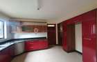 5 Bed House with En Suite at Lavington - 3