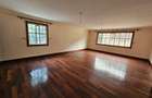 5 Bed Townhouse with En Suite in Lavington - 6