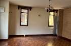 5 Bed Townhouse with En Suite at Lavington - 10