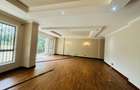 3 Bed Apartment in Riverside - 5