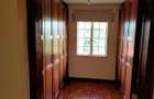 5 Bed House with En Suite in Rosslyn - 5