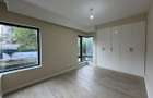 2 Bed Apartment with En Suite in Riverside - 5