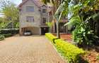 5 Bed Townhouse with En Suite at Lavington Green - 6
