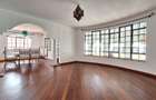 4 Bed House with En Suite in Nyari - 10