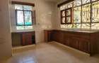 5 Bed House with En Suite in Nyari - 7