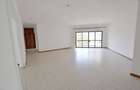 3 Bed Apartment with En Suite at Riverside Drive - 16