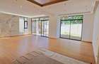 5 Bed Townhouse with En Suite in Lavington - 10