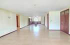 3 Bed Apartment with En Suite at Riverside Drive - 18