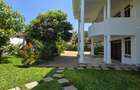 5 Bed House with En Suite in Runda - 2