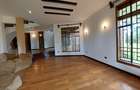 5 Bed House with En Suite at Lake View - 16