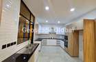 4 Bed Apartment with En Suite in Spring Valley - 16