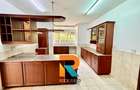 5 Bed Townhouse with En Suite in Rosslyn - 6