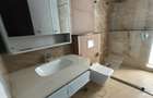 5 Bed House with En Suite in Nyari - 14