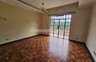 4 Bed House with En Suite in Rosslyn - 14