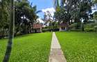 4 Bed House with En Suite in Ridgeways - 4