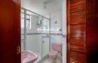 5 Bed Townhouse with En Suite in Brookside - 12