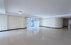 3 Bed Apartment with En Suite at Riverside Gardens - 19