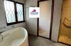 5 Bed Townhouse with En Suite in Gigiri - 14