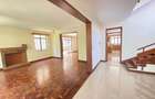 5 Bed Townhouse with En Suite in Lavington - 4